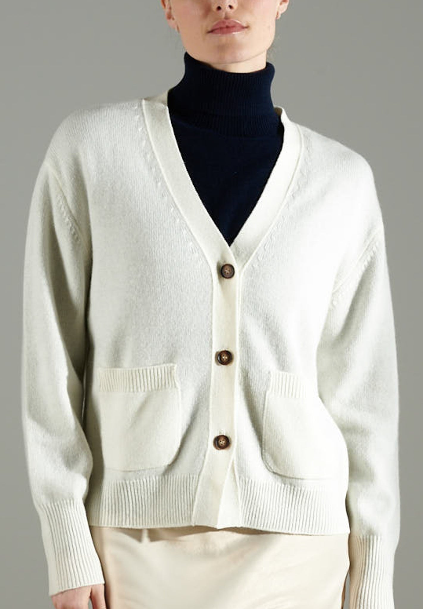 NAMI 1 4-thread cashmere V-neck button-down cardigan ecru white