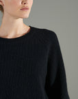 NAMI 6 Black cashmere 4-thread cashmere sweater with round neck and raglan sleeves