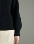 NAMI 6 Black cashmere 4-thread cashmere sweater with round neck and raglan sleeves