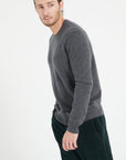 LUKE 2 Round-neck cashmere sweater in anthracite grey