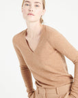 LILLY 2 Camel cashmere V-neck sweater