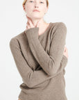 LILLY 18 4-thread cashmere boat-neck sweater in taupe