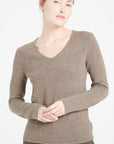 LILLY 20 4-thread cashmere V-neck sweater in taupe