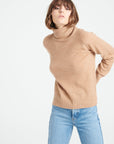 LILLY 22 Cashmere turtleneck sweater with camel raglan sleeves