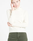 LILLY 22 Cashmere turtleneck sweater with raglan sleeves off-white