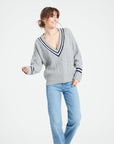 MIA 10 Cashmere V-neck sweater, 6-ply cable knit, light grey