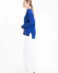 NAMI 23 V-neck cashmere sweater with petrol blue/ecru stripe