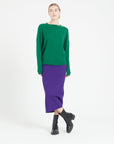 MIA 17 Round-neck cashmere sweater with emerald green chiselled trim