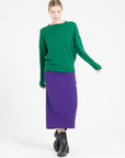 MIA 17 Round-neck cashmere sweater with emerald green chiselled trim