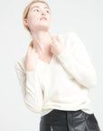 LILLY 6 V-neck sweater in loose-fitting off-white cashmere